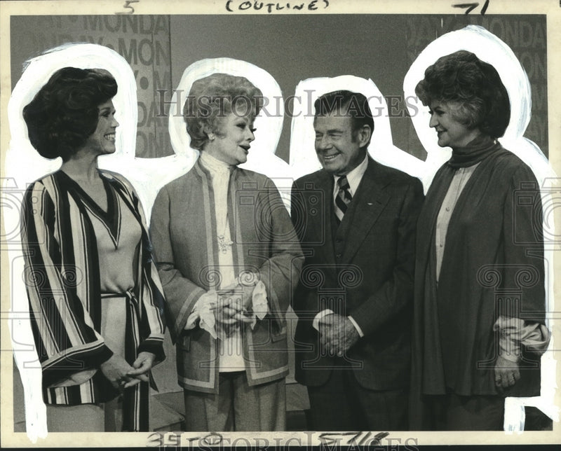 Load image into Gallery viewer, 1978 Press Photo Arthur Godfrey, "CBS: On The Air" - nox23986
