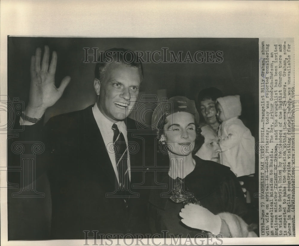 1959 Press Photo Evangelist Reverend Billy Graham &amp; Wife Arrive in London