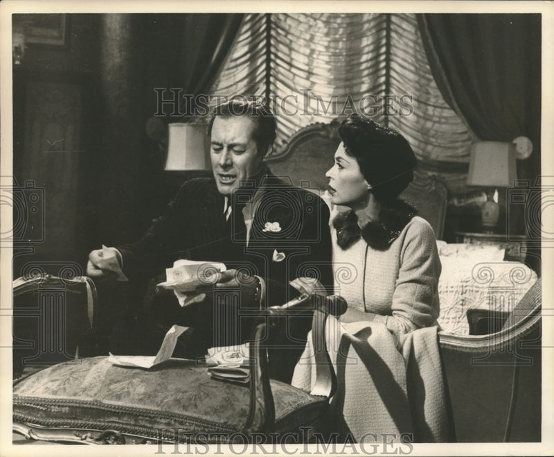 Load image into Gallery viewer, 1953 Press Photo Rex Harrison and Lilli Palmer, Actors in movie - nox24053
