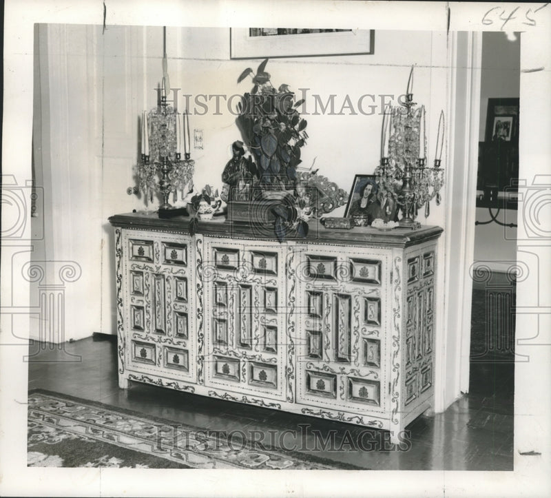 Load image into Gallery viewer, 1956 Press Photo Furniture formerly belonging to wife of King Carol of Rumania
