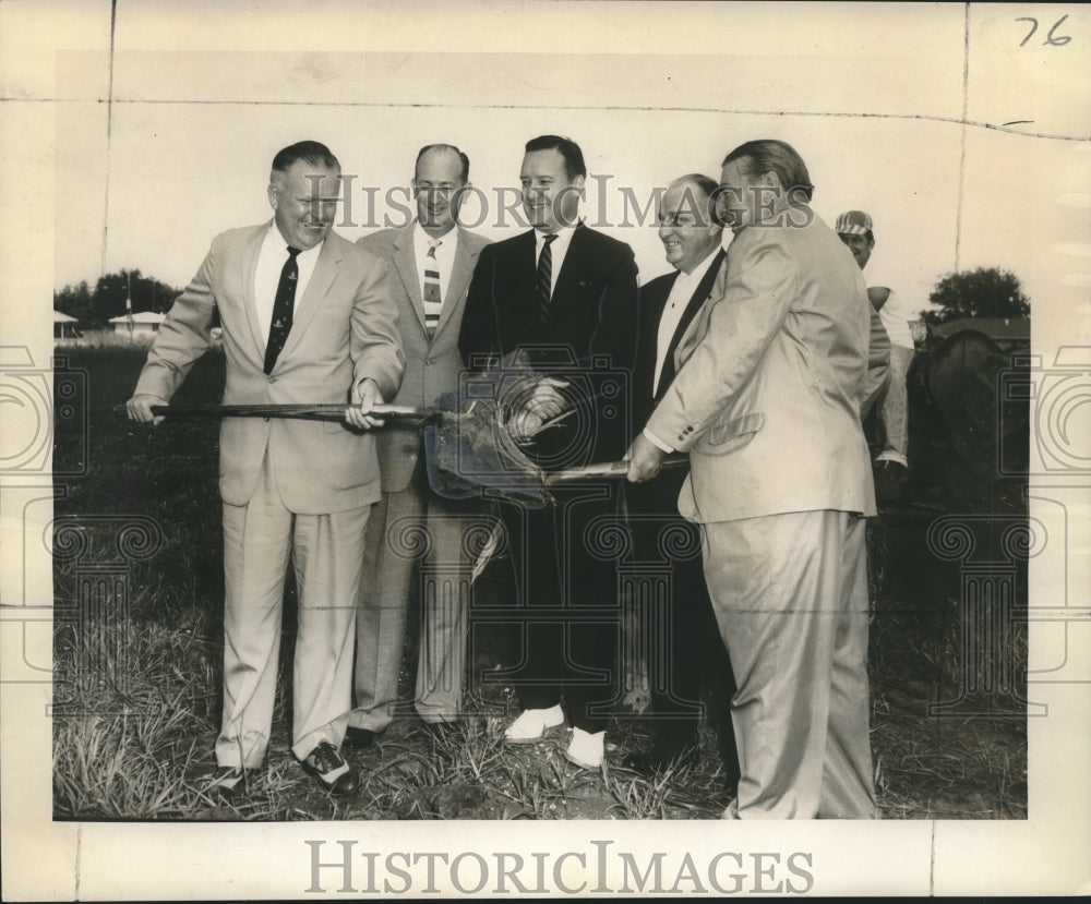 1958 Press Photo Councilman Glenn Clasen with Others at Village Center Event