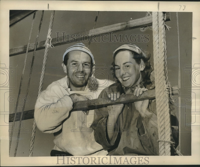 Load image into Gallery viewer, 1950 Press Photo Diana Hepworth, former model, with husband Tom on boat
