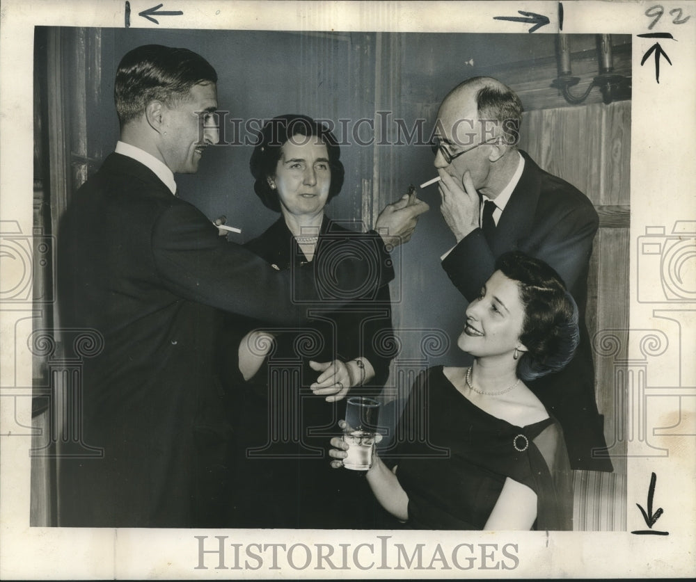 1952 Press Photo Antonio Cirera, Mrs. N. M. Hallett, and Mrs. David Baldwin