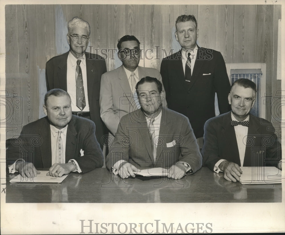1956 Press Photo Members of the Jefferson Industrial search way commission meet