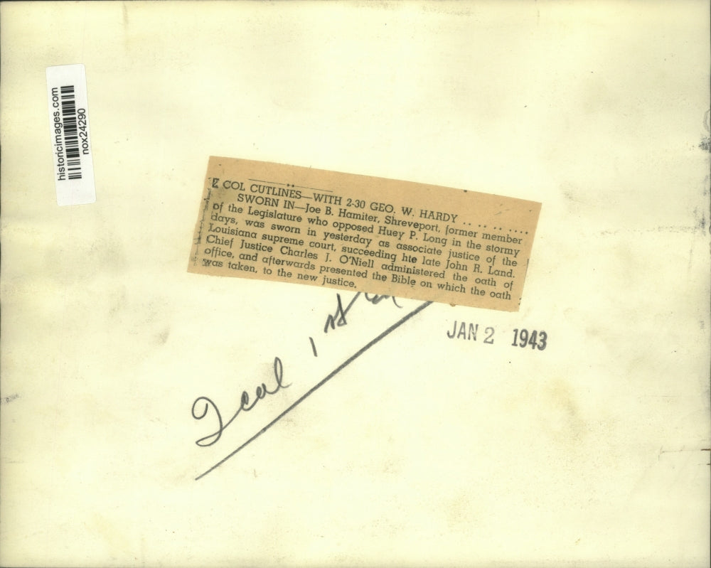 1943 Press Photo Joe B. Hamiter sworn in by Chief Justice Charles J. O'Niell