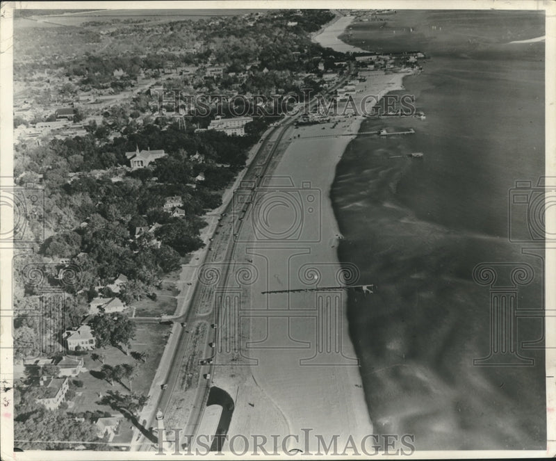 Load image into Gallery viewer, 1956 Press Photo Gulf Coast Aerial View of beach, ocean - nox24462
