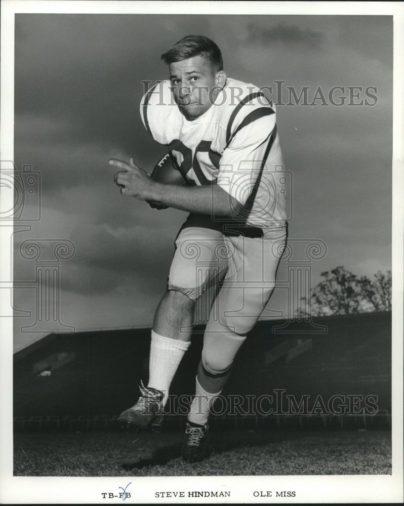 1967 Press Photo Steve Hindman running with the football, Ole Miss - nox24537