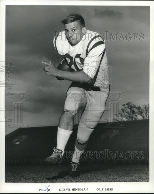 1967 Press Photo Steve Hindman running with the football, Ole Miss - nox24537