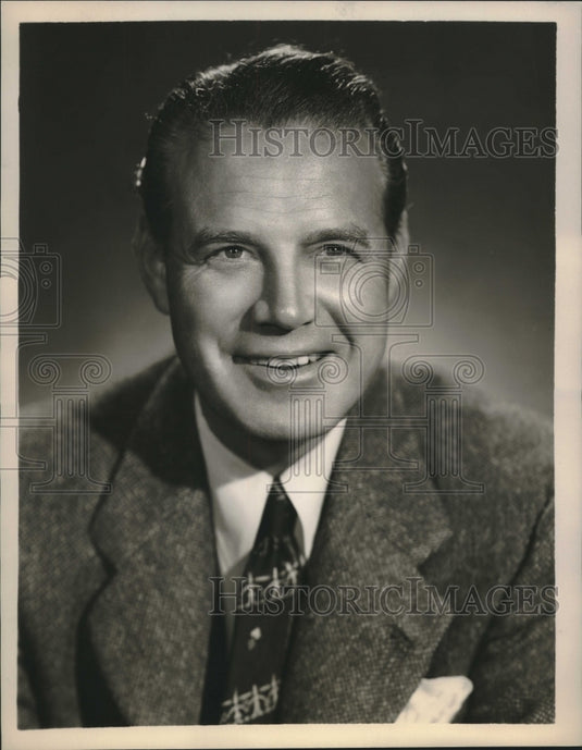 1952 Press Photo Bandleader Horace Heidt returns to CBS Radio on New Year's Day