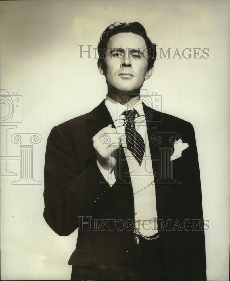 Load image into Gallery viewer, 1951 Press Photo Actor Peter Hanson in "Darling, How Could You!" - nox24942
