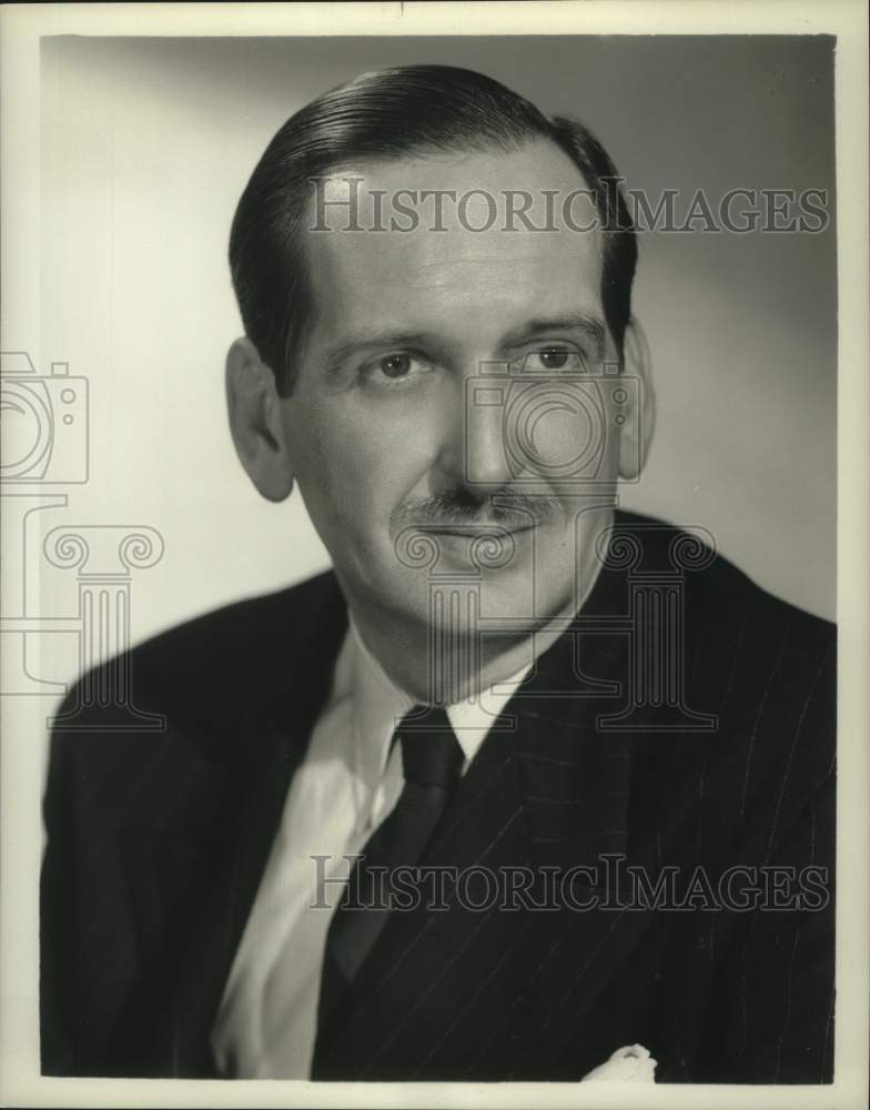 1951 Press Photo Washington News Commentator Richard Harkness - nox24971