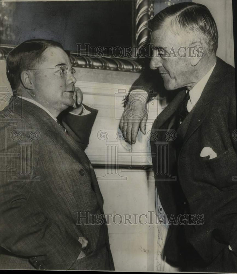 Load image into Gallery viewer, 1948 Press Photo Senators Gurney, Saltonstall Discuss Draft Legislation
