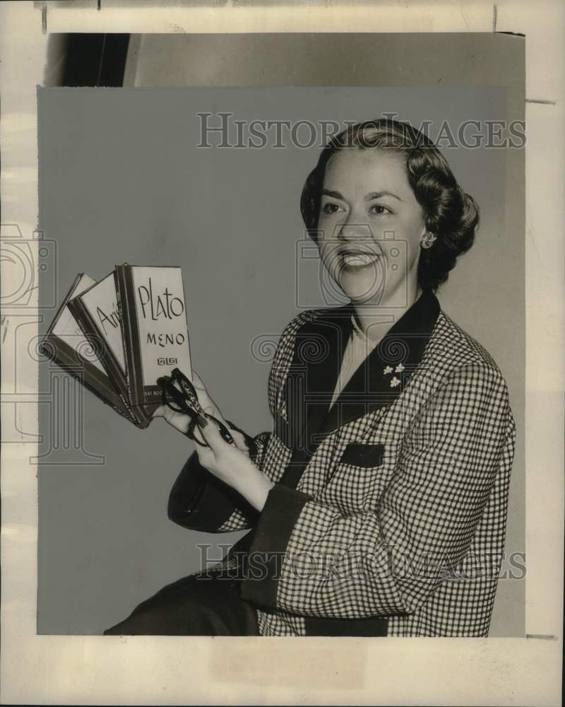 1952 Press Photo Mrs. Harold R. Gormin, Great Books Foundation, New Orleans- Historic Images