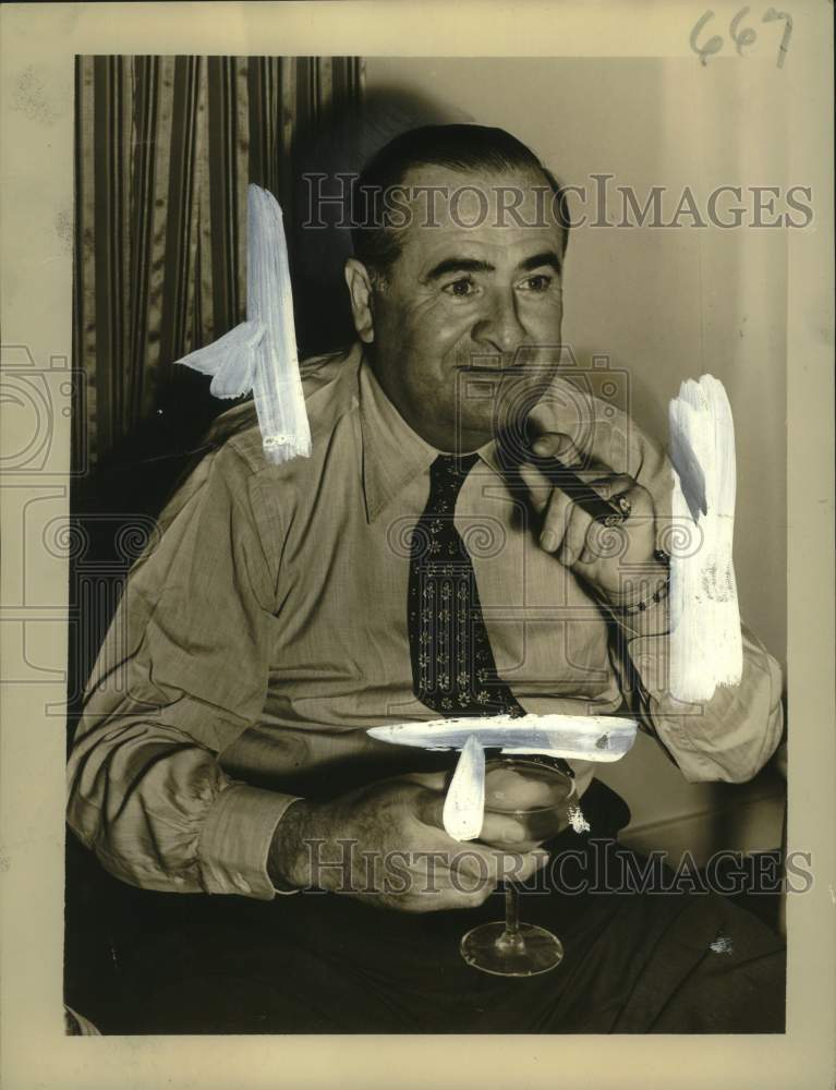 1939 Press Photo Republic Pictures Corporation President J.R. Grainger