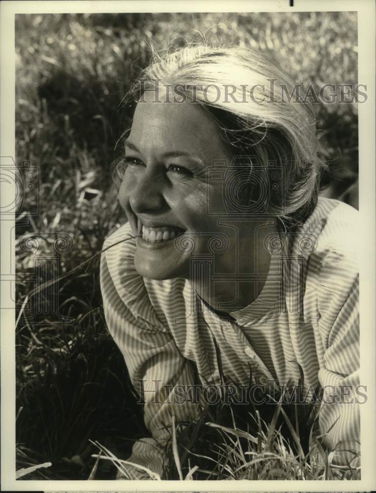 1976 Press Photo Actress Karen Grassle in "Little House on the Prairie"