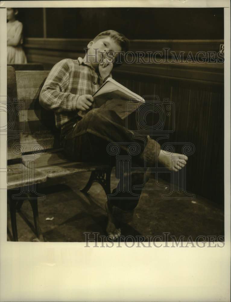 1955 Press Photo Actor Tommy Halloran in "Kraft Television Theatre's" "Haunted"