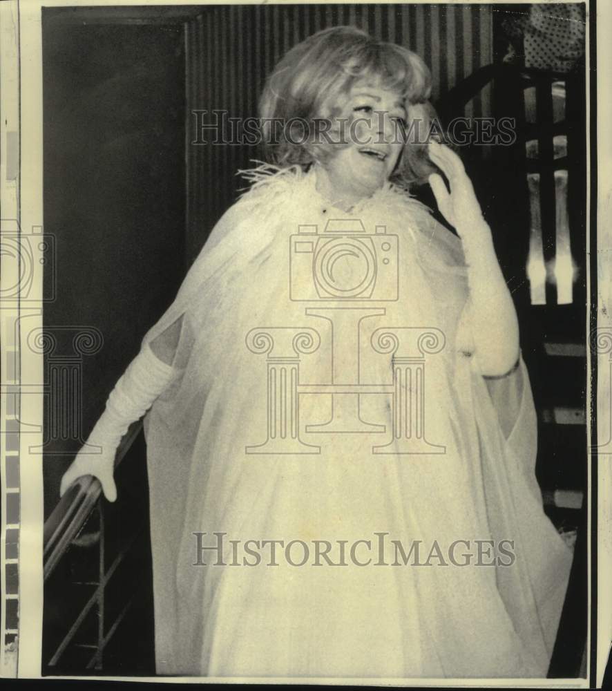 1974 Press Photo Former Actress Betty Hutton Honored at New York Benefit
