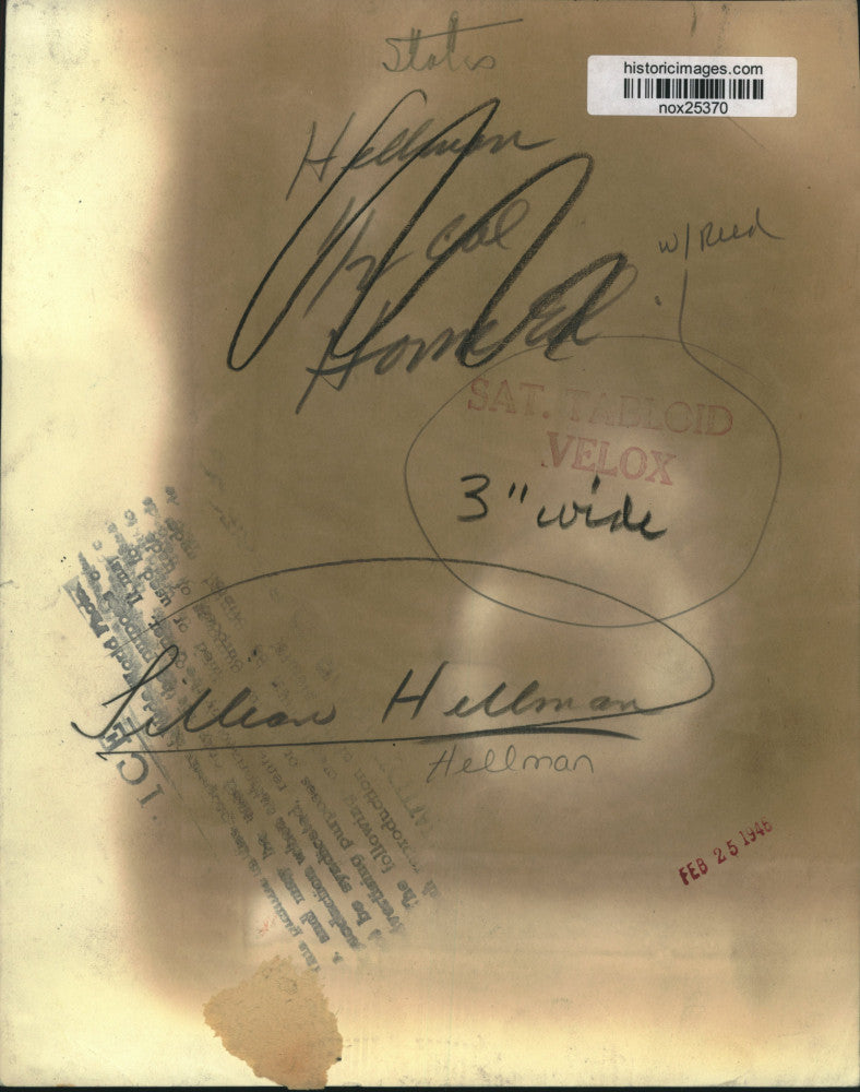 1946 Press Photo Author-Screenwriter-Playwright Lillian Hellman - nox25370