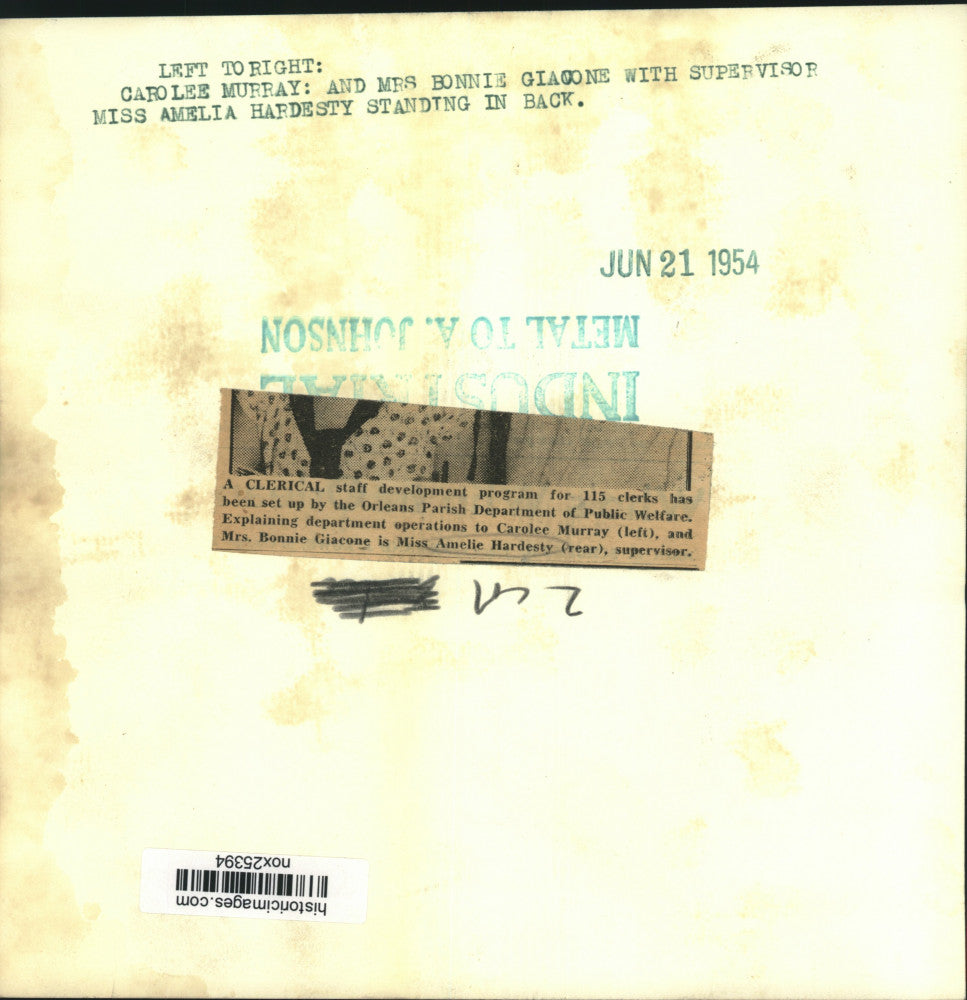 1954 Press Photo Orleans Parish Department of Public Welfare Supervisor, Clerks