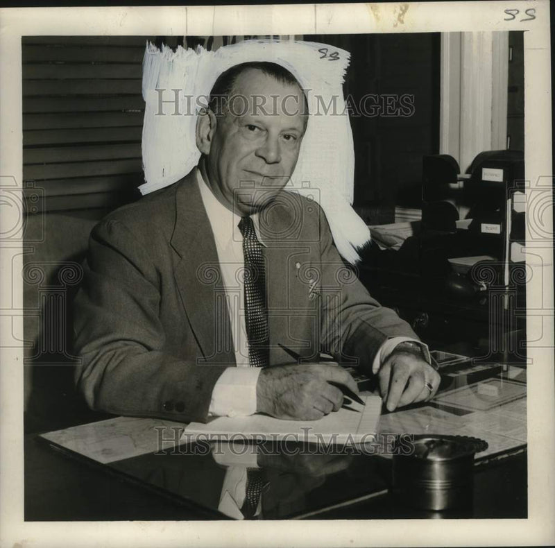 Load image into Gallery viewer, 1954 Press Photo F.F. Hansell &amp; Brother President Morris E. Hansell II

