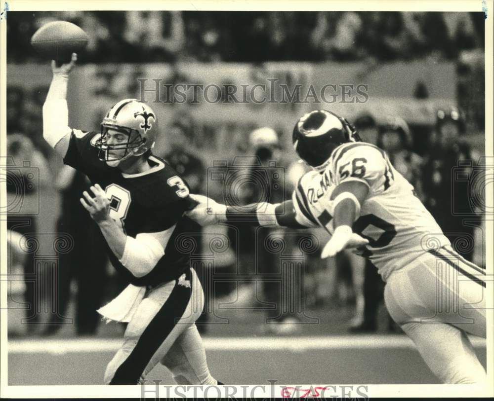 1988 Press Photo Footballers Bobby Hebert (Saints), Chris Dolman (Vikings)- Historic Images