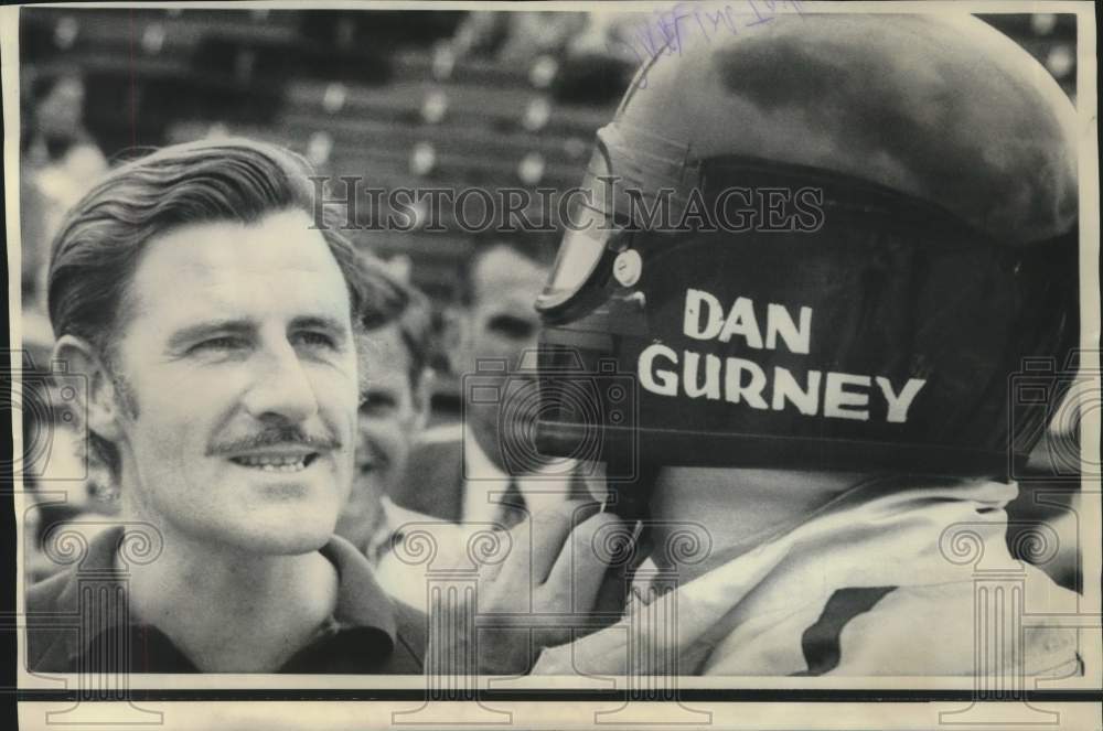 1969 Press Photo Grand Prix Car Racers Graham Hill, Dan Gurney - nox25528- Historic Images