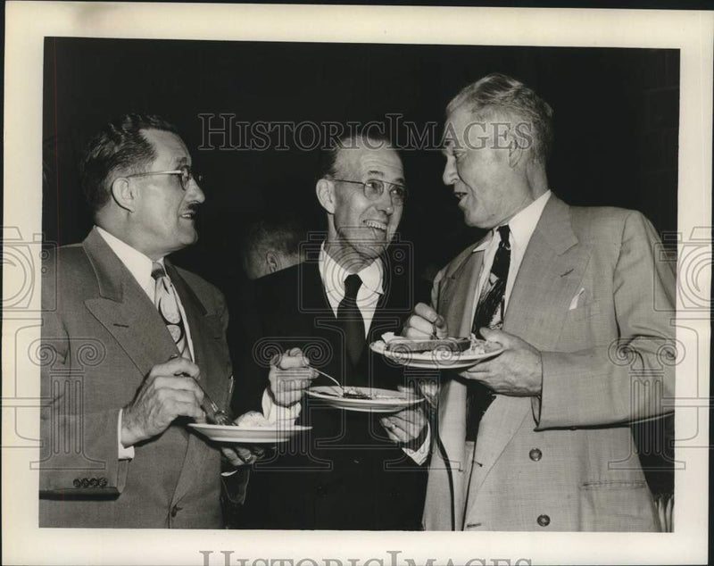 Load image into Gallery viewer, 1951 Press Photo New Orleans Plumbing Contractors Meeting Attendees, New Orleans
