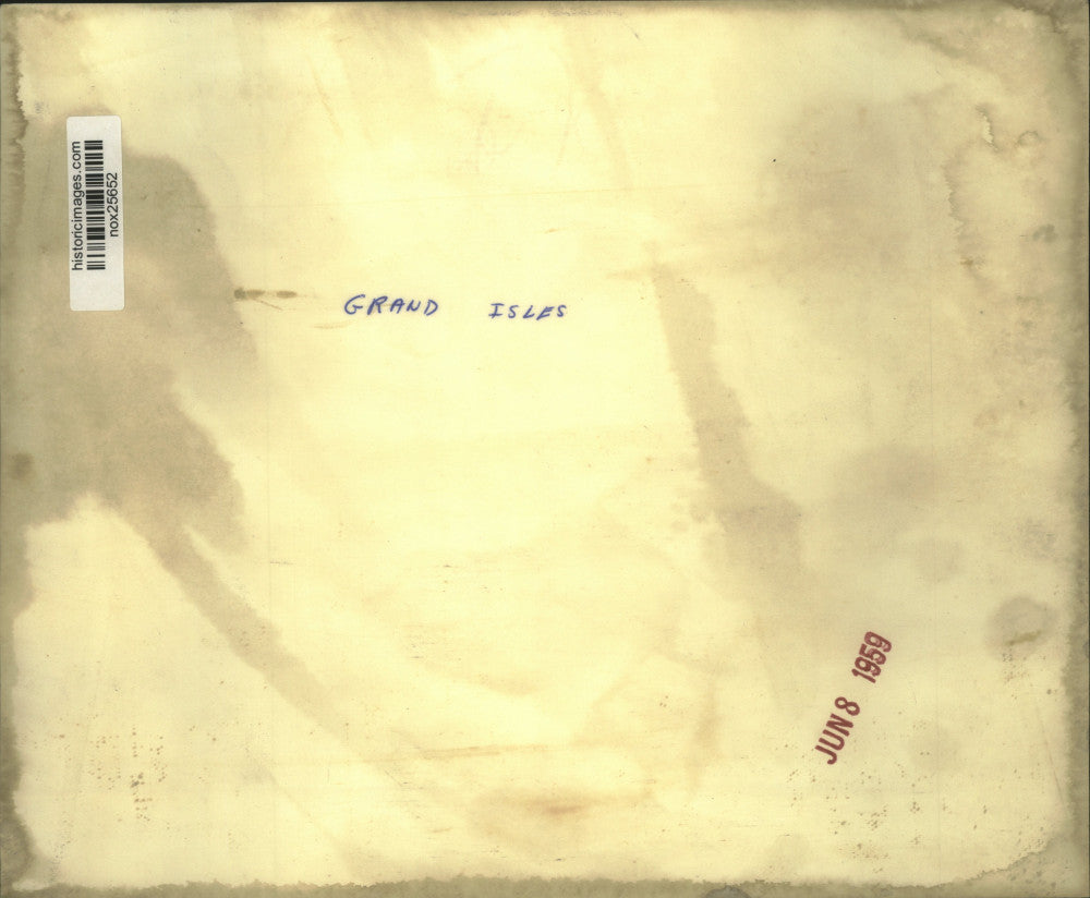 1959 Press Photo Men on Beach on Grand Isle, Louisiana - nox25652