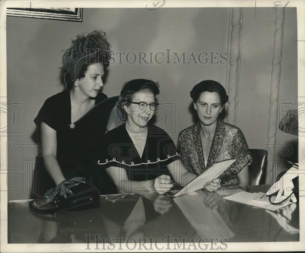 1952 Press Photo Representatives of Groups Involved in UN Day, New Orleans