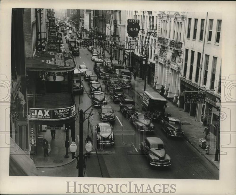 Load image into Gallery viewer, 1951 Press Photo Gravier &amp; Camp Streets Intersection, New Orleans - nox25764
