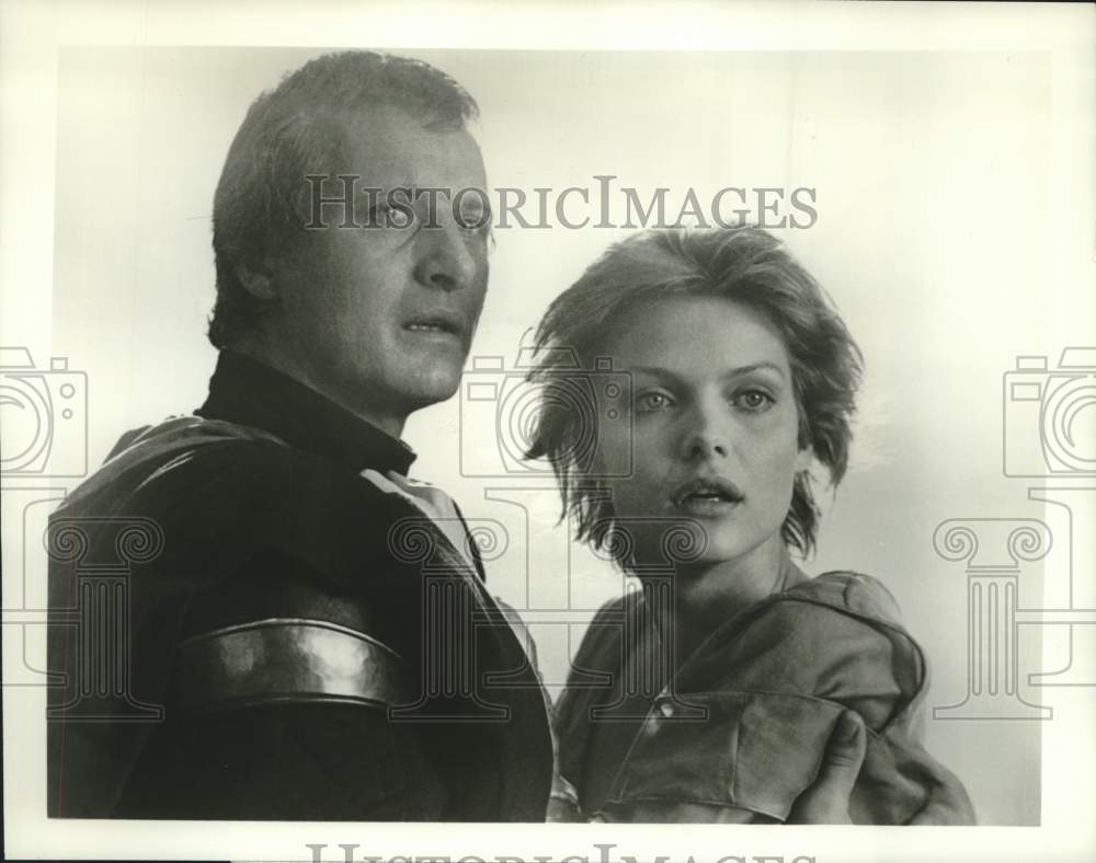 1989 Press Photo Actors Rutger Hauer, Michelle Pfeiffer in "Ladyhawke"