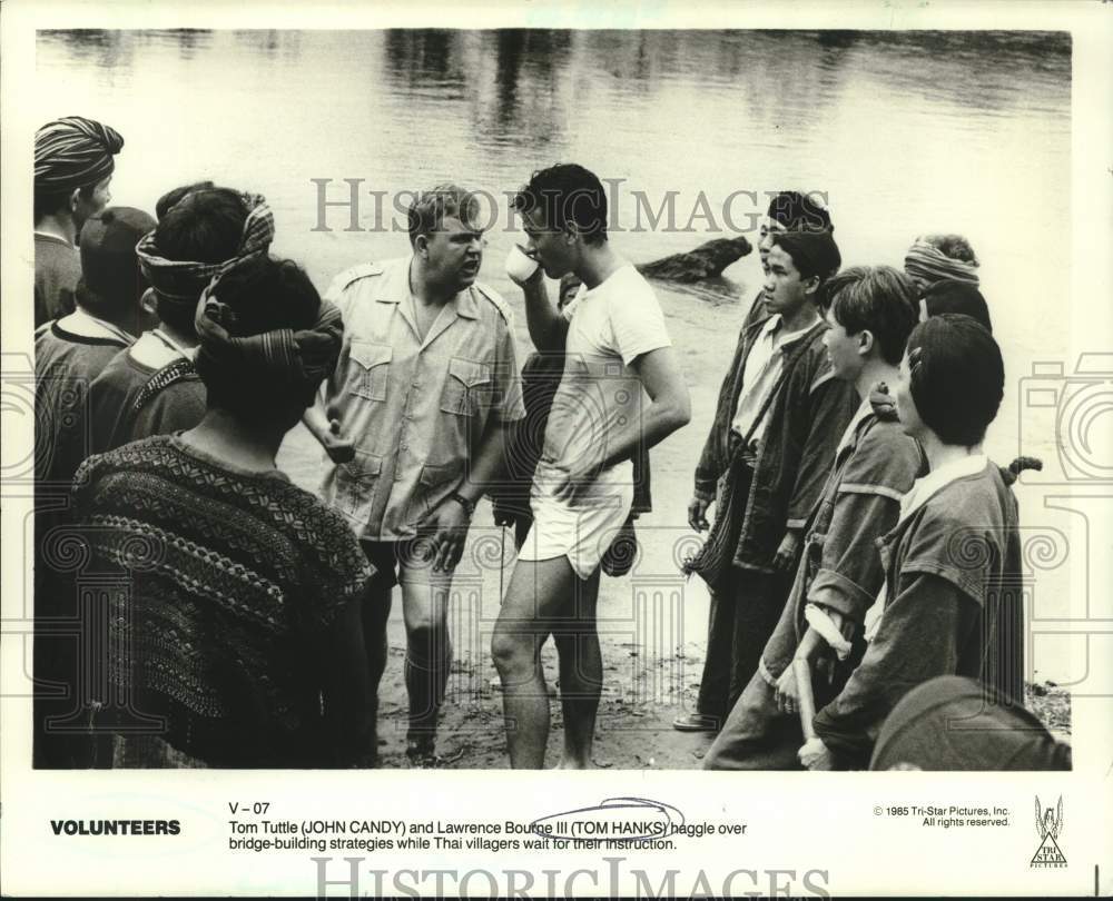 1985 Press Photo Actors John Candy, Tom Hanks in "Volunteers" - nox25835