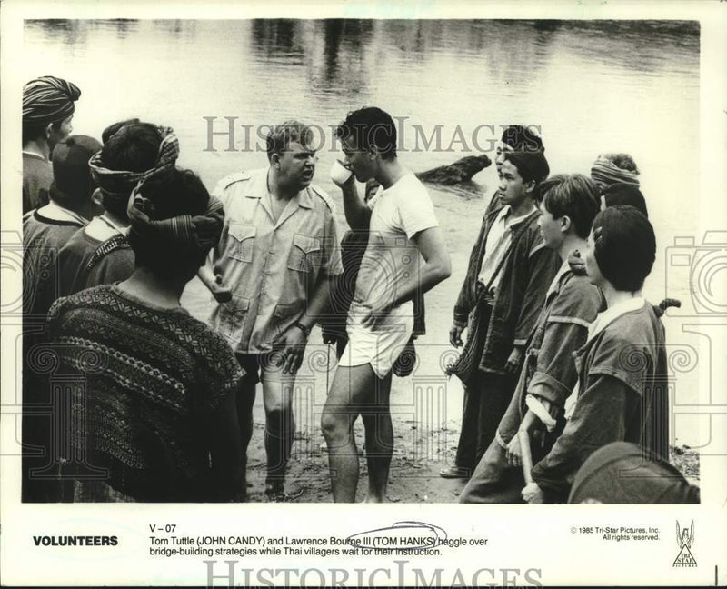 Load image into Gallery viewer, 1985 Press Photo Actors John Candy, Tom Hanks in "Volunteers" - nox25835
