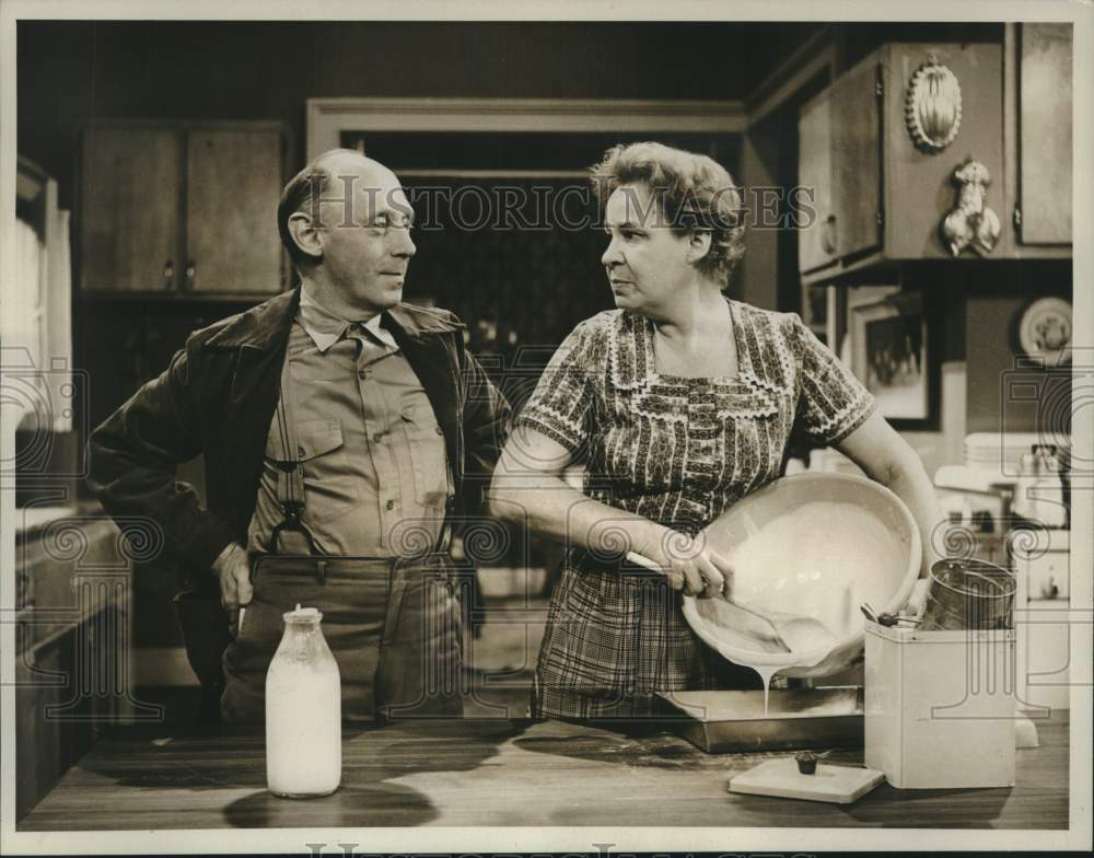 1961 Press Photo Actors William Hansen, Shirley Booth in "Welcome Home"