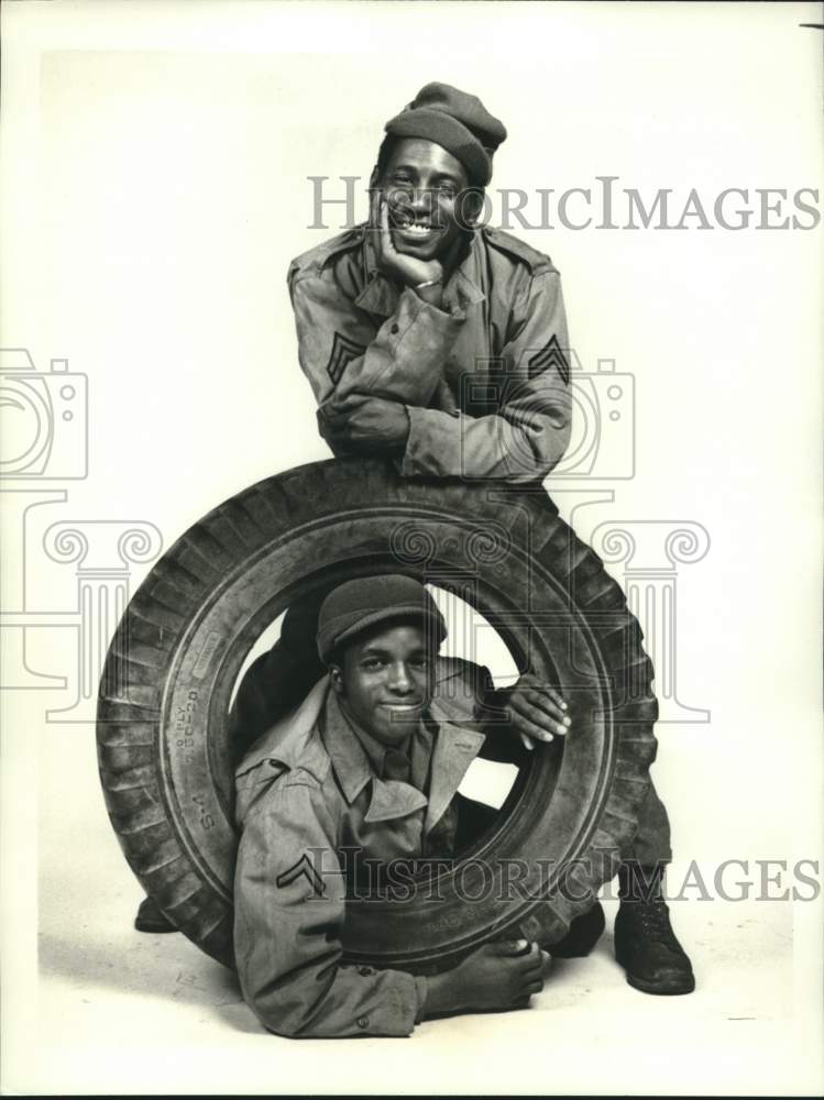 1973 Press Photo Actors Stu Gilliam, Hilly Hicks in "Roll Out!" on CBS TV