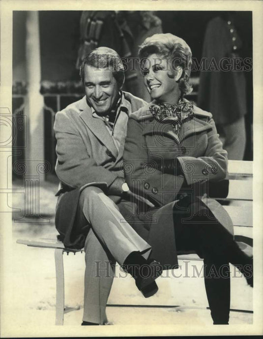 1971 Press Photo Perry Como & Mitizi Gaynor, "Perry Como's Winter Show"