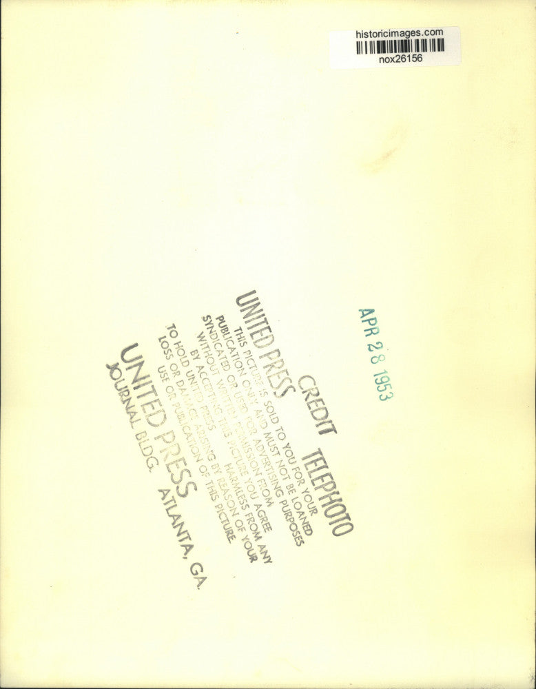 1953 Press Photo Mrs. Theodora Goldstein ejected from courtroom, escorted