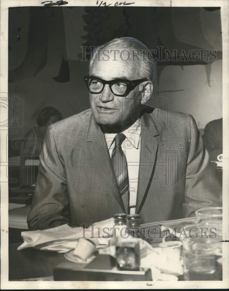 1969 Press Photo Arizona Senator Barry Goldwater, Jung Hotel