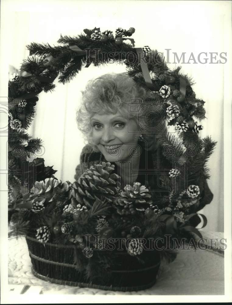 1988 Press Photo Actress Florence Henderson on A Very Brady Christmas on CBS