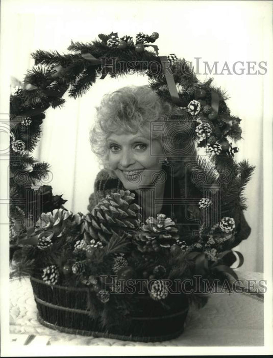 1988 Press Photo Actress Florence Henderson on A Very Brady Christmas on CBS