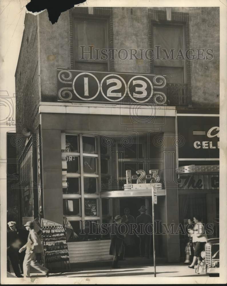1953 Press Photo This is the front of the &quot;123 Club&quot; at 123 University place