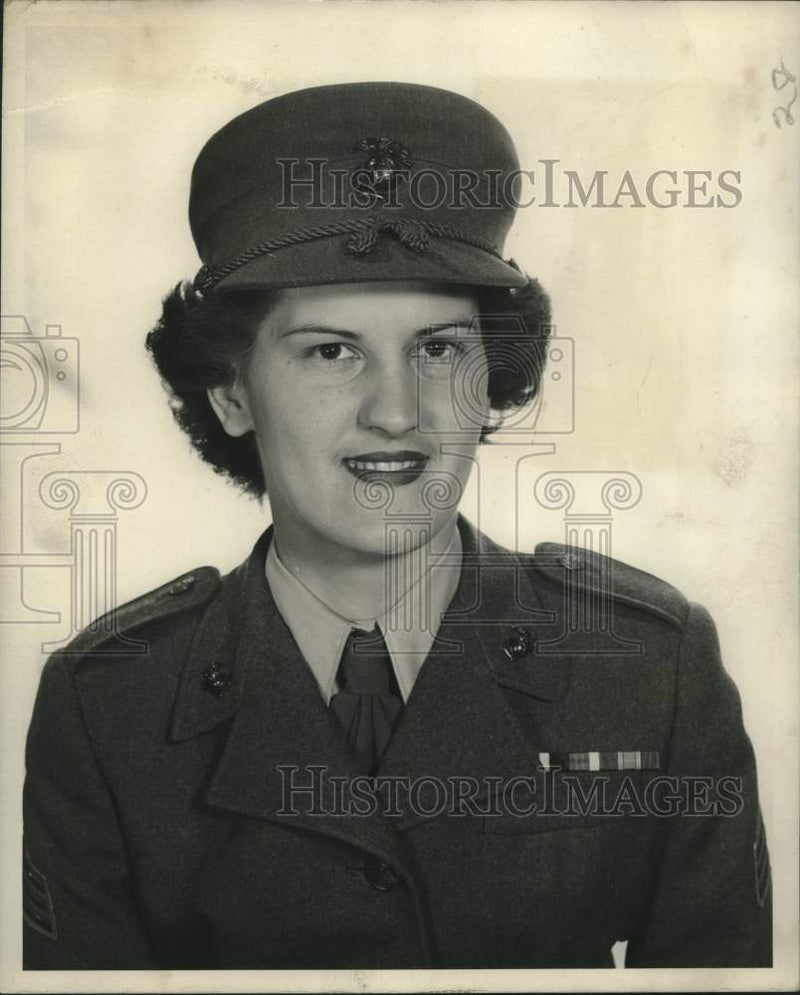 Load image into Gallery viewer, 1954 Press Photo Sergeant Jo Ann Janco of the marine recruitment office
