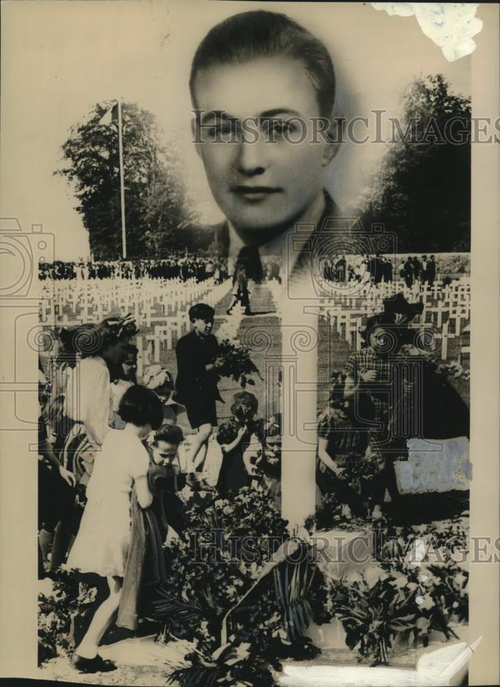 1947 Press Photo Conrad Graff above graves at Funeral