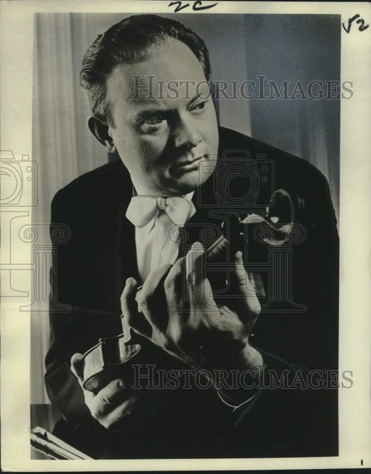 1966 Press Photo Sidney Harth, violinist to play with New Orleans Symphony