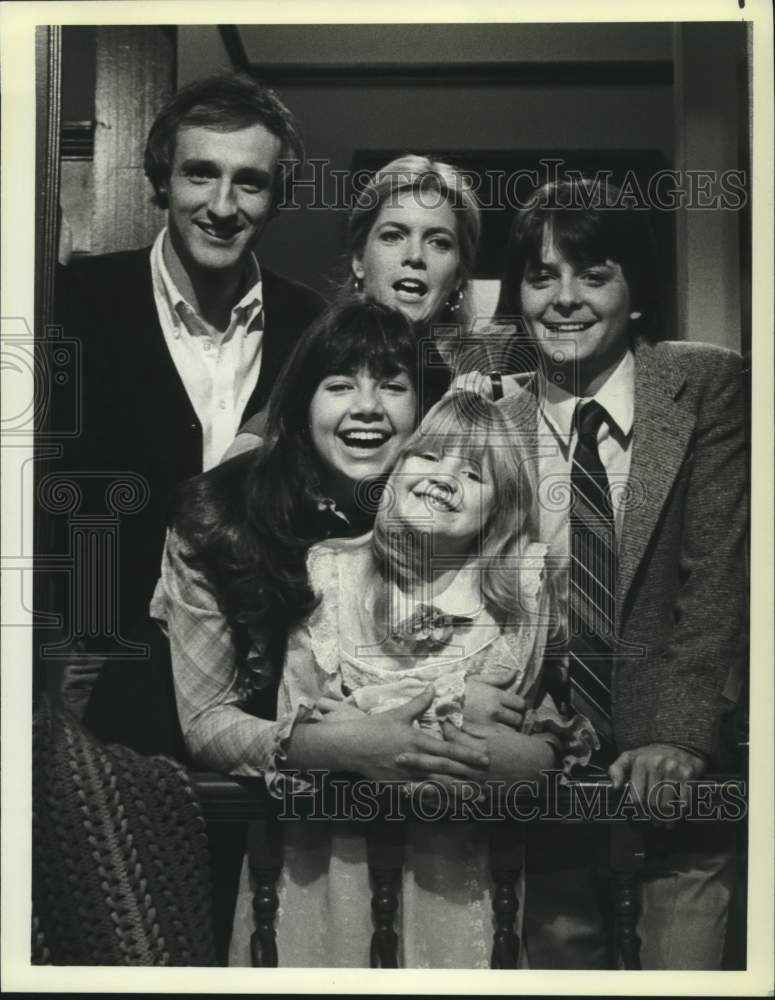 1982 Press Photo Michael Gross and co-stars, "Family Ties"