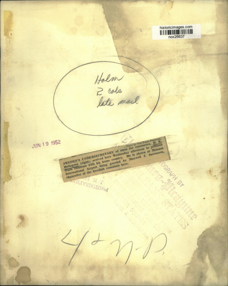 1952 Press Photo H.K. Holmgren greeted by Maxwell J. Sareussen, New Orleans