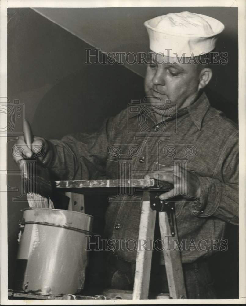 1954 Press Photo William Hope, U.S. Navy, paining