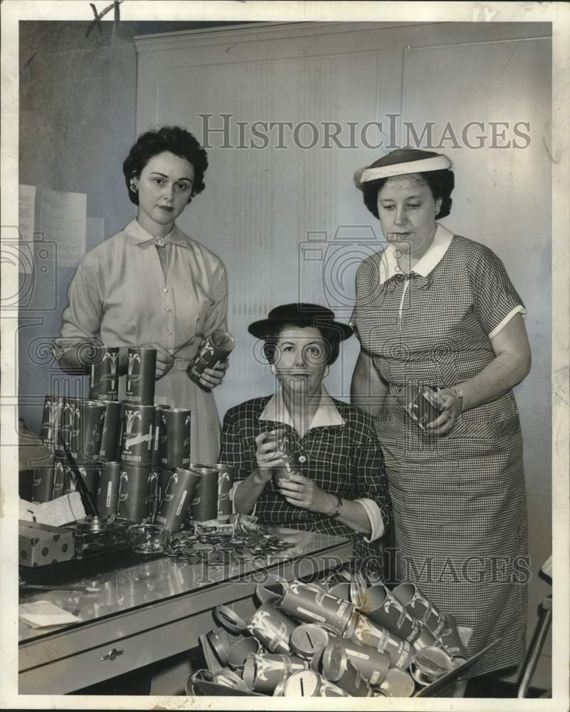 Load image into Gallery viewer, 1957 Press Photo Mrs. John J. Hooley, Insurance Women of New Orleans
