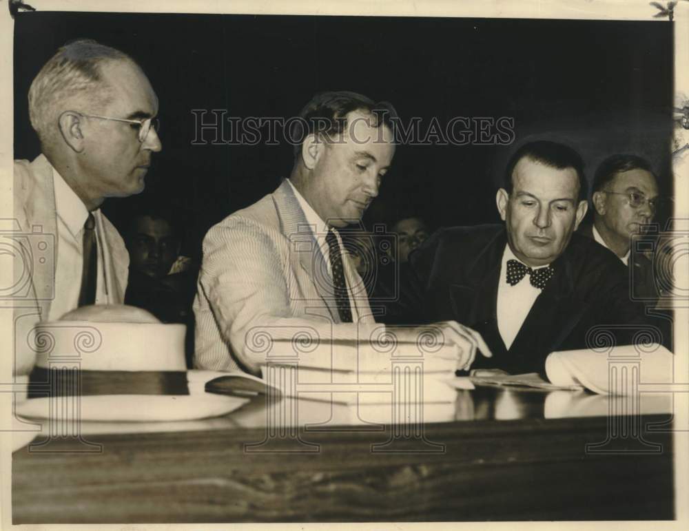 1940 Press Photo Harry L. Jacobs in Court after Wife's Fatal Shooting