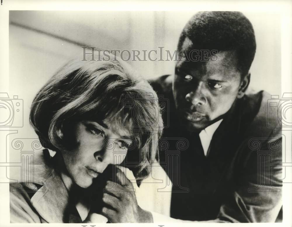 1977 Press Photo Actors Sidney Poitier, Lee Grant in "In the Heat of the Night"